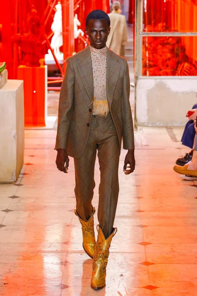 Look 7